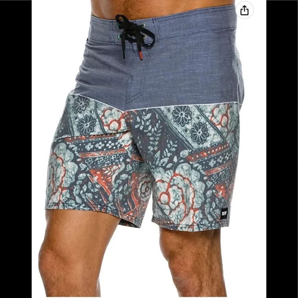 NEW Reef men’s patch board shorts navy 38